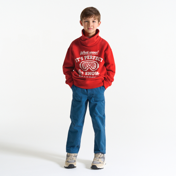 سويت شيرت مزين برسالة، باللون البرتقالي للأولاد